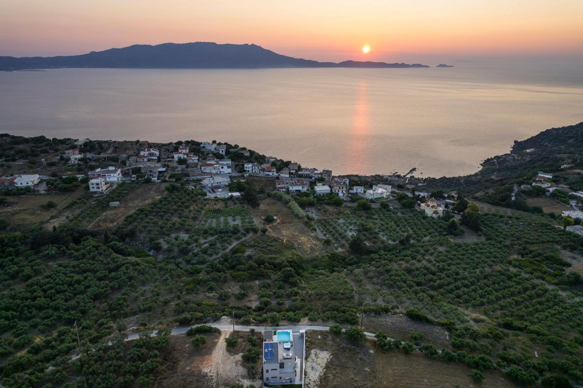 Villa Ekphrasis With Sea View And Jacuzzi Ravdhoúkha Dış mekan fotoğraf